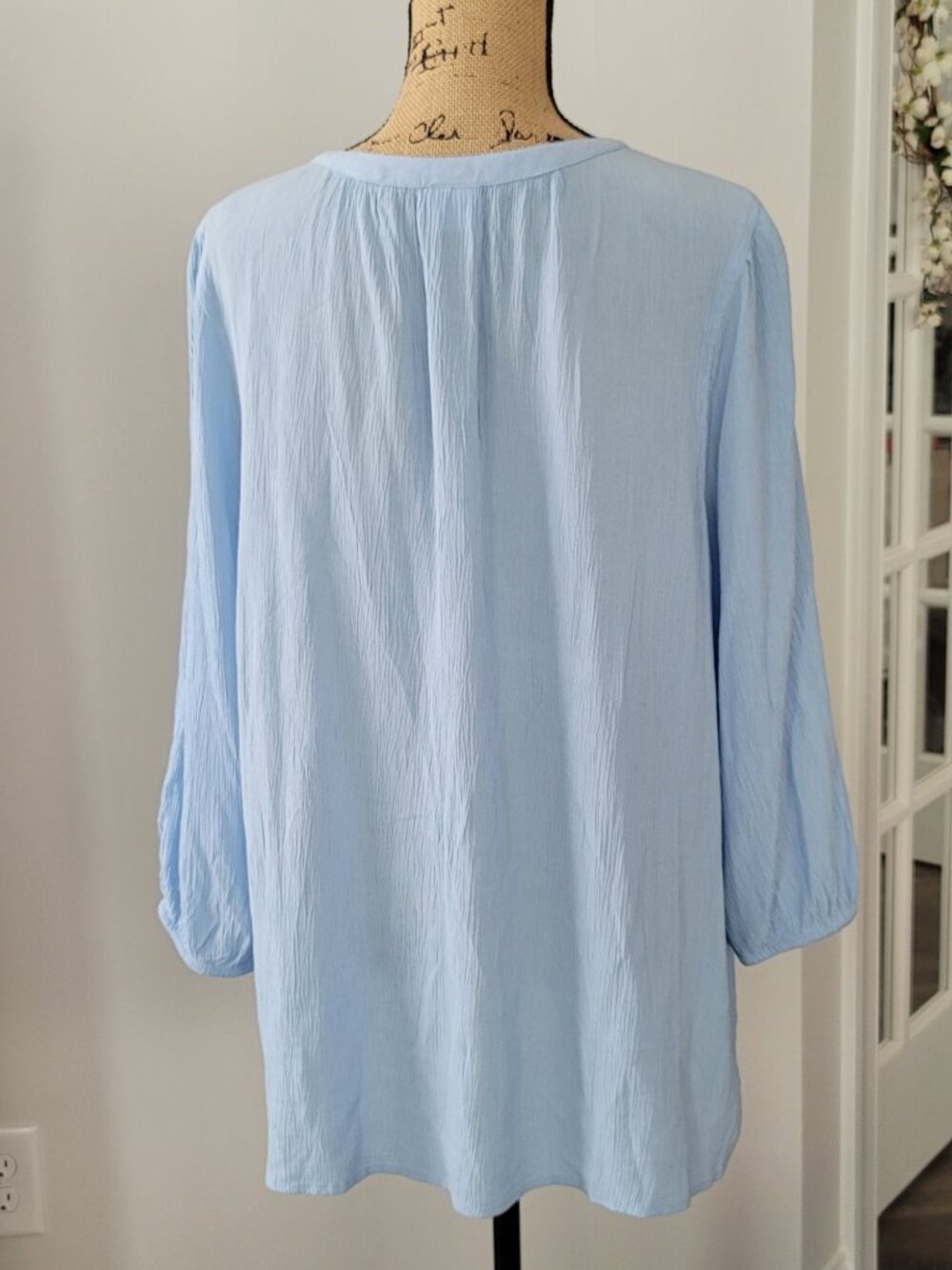 Croft & Barrow Women's Peasant Top Light Blue X-Large 3/4 Sleeves - Picture 3 of 12